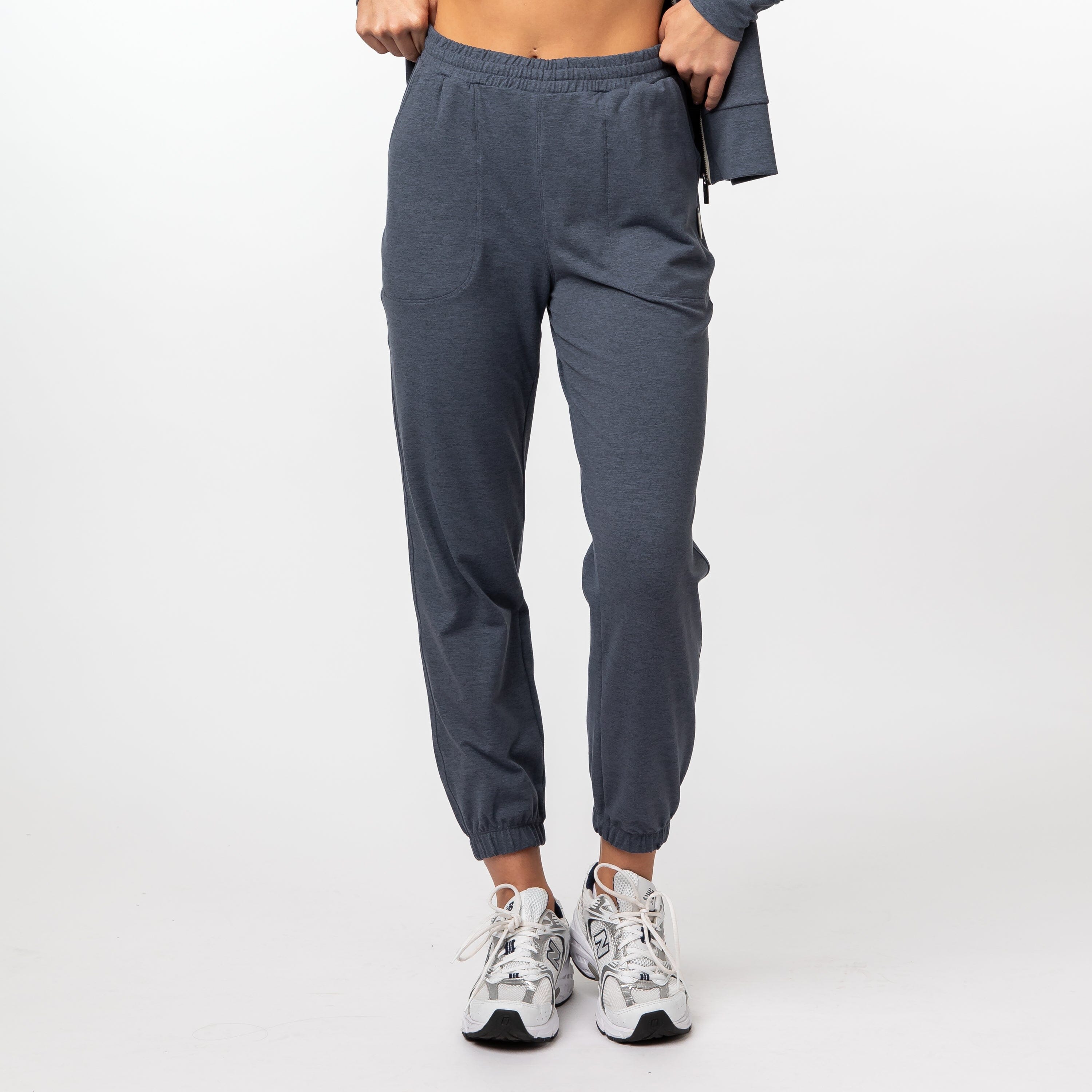 Tempo Ease Jogger | Heather - Postgame Grey/Everest Grey