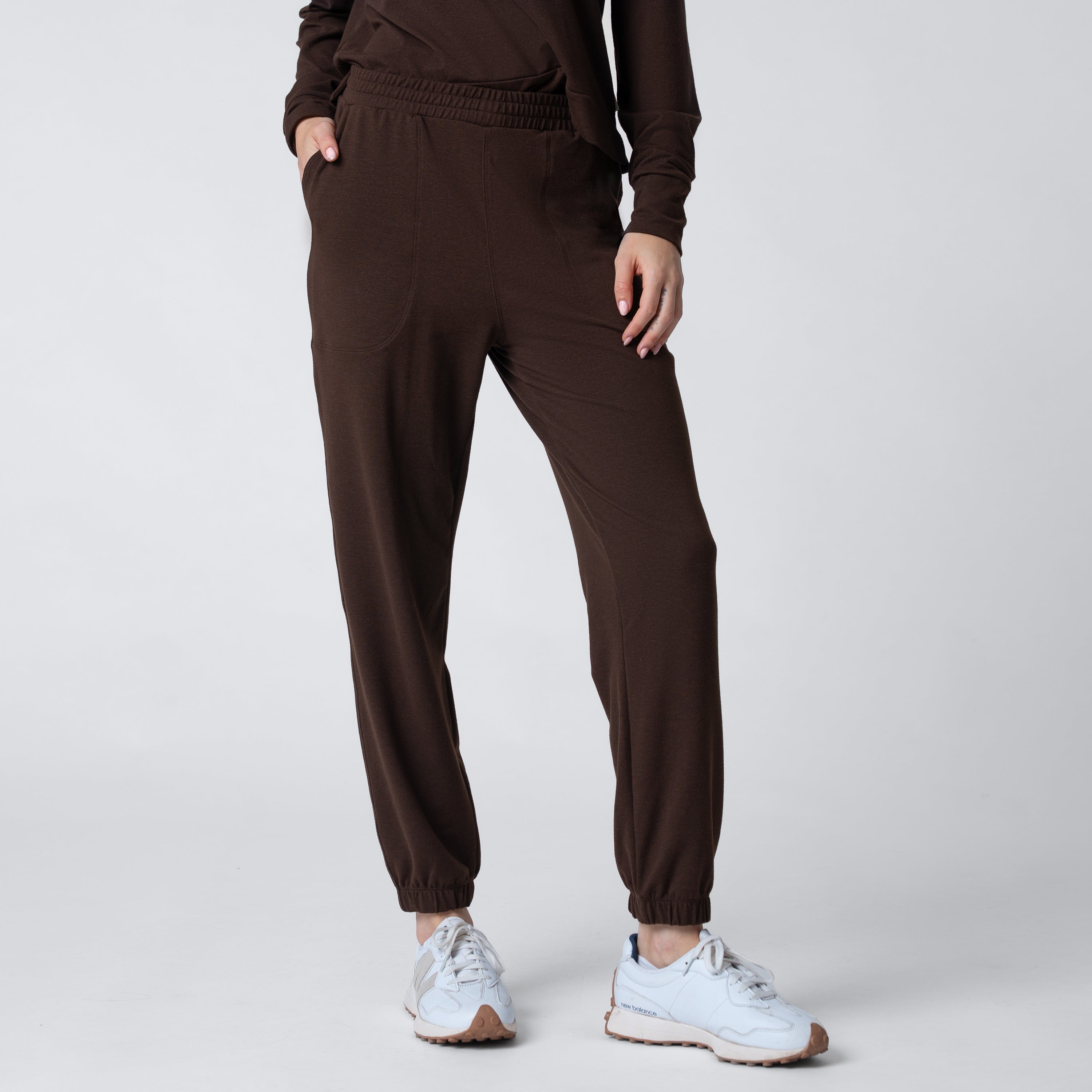 Tempo Ease Jogger | Solid - Cocoa